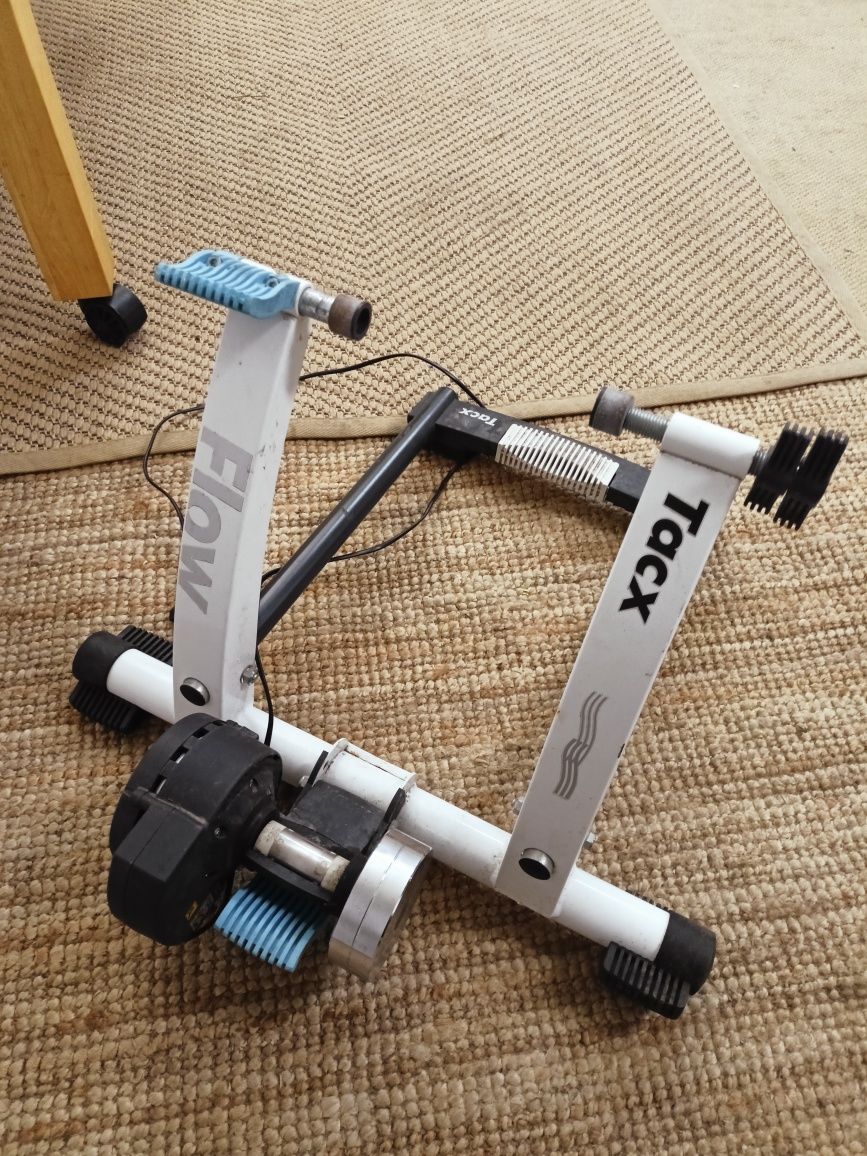 Trenażer rowerowy Tacx Flow