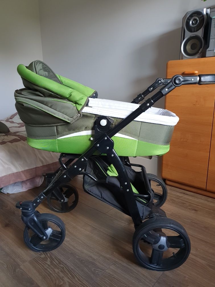 Wózek dla noworodków i niemowląt plus leżaczek Fisher Price gratis.