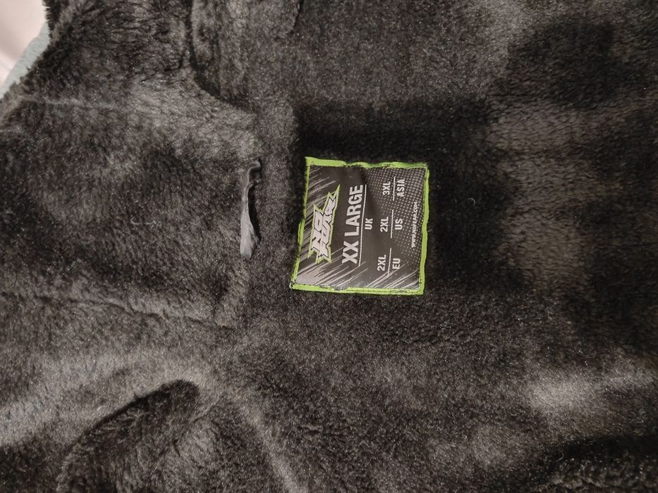 Куртка с капюшоном бомбер зимняя