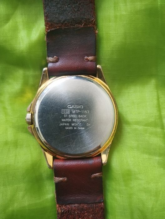 Часы кварцевые,мужские