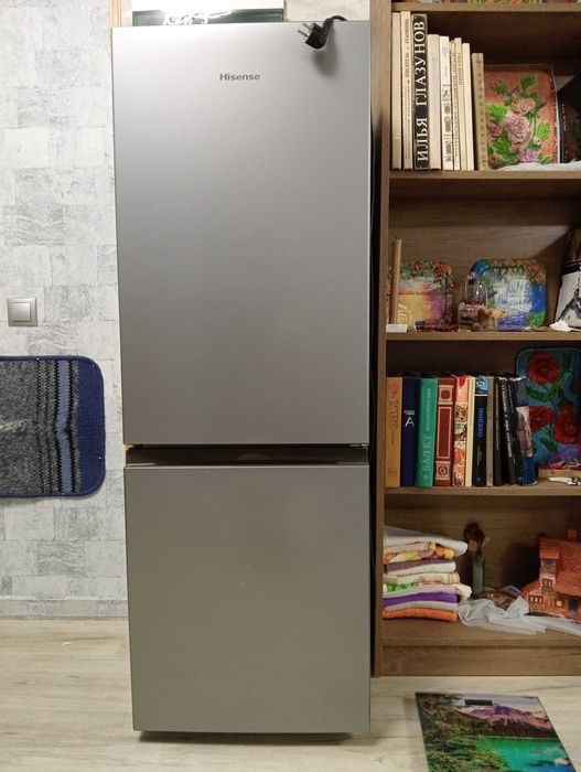 Холодильник HISENSE