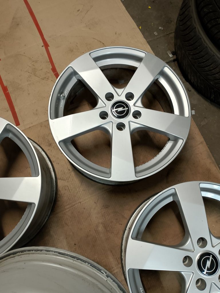 Alufelgi 17 5x115 Opel Astra J Zafira C Insignia B Antara