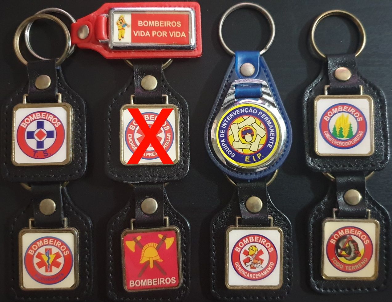 PINS, Galhardetes, Crachás, Porta-chaves BOMBEIROS