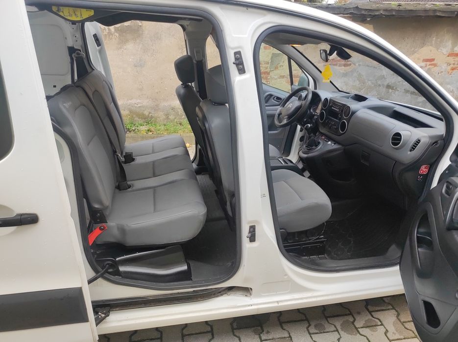 Citroen Berlingo 2017r 1.6hdi 5osobowy Dostawczak Long zadbany klima