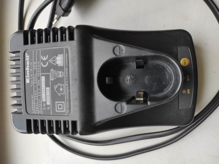 Продам зарядку  для шуруповерта Einhell