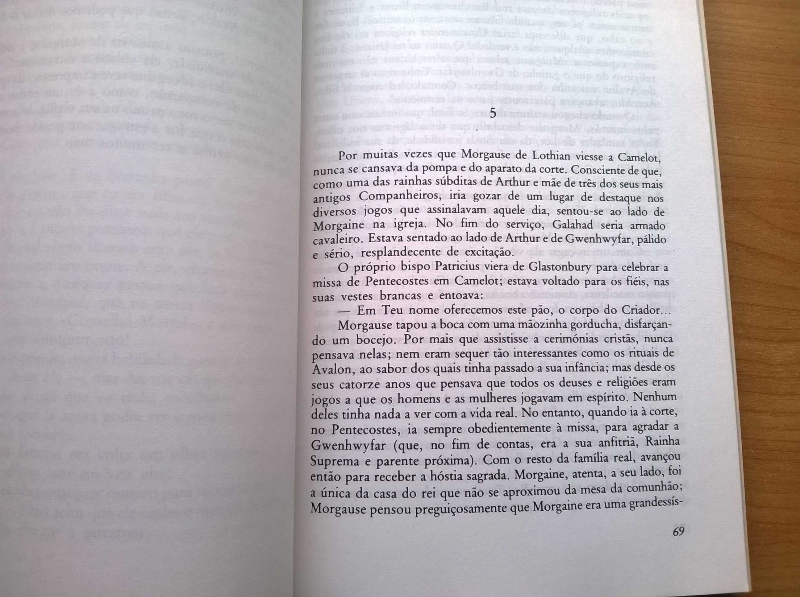 O Prisioneiro da Árvore - (livro 4) de As Brumas de Avalon