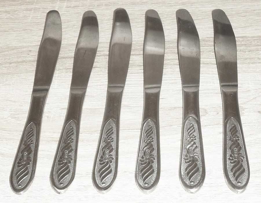 Noże obiadowe ze stali nierdzewnej, zdobione. Komplet 6 szt. ZSRR.