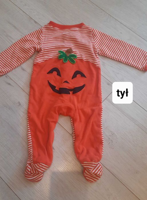 Śpiochy niemowlęce z motywem dyniowym