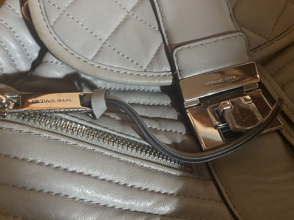 Mochila mikael kors original, botas neve tommy hilfiger e exe como novas