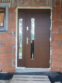 Drzwi zewnętrzne drewniane 8 cm z montazem