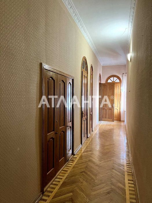 Большая 4-х комн. квартира в историческом центре города на ул. Пастера