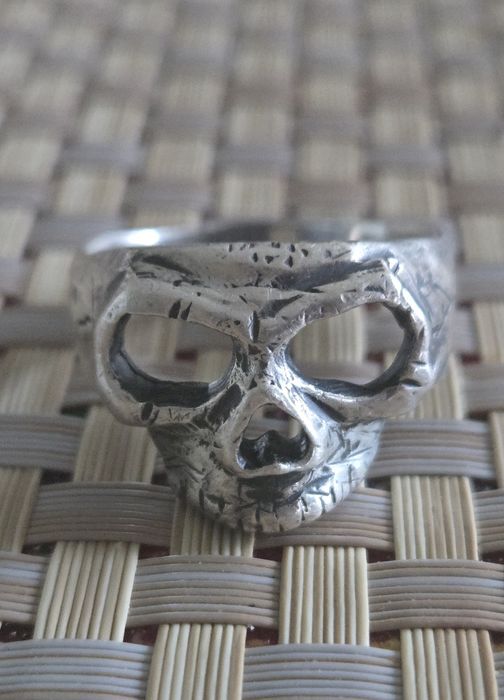 Перстень череп, серебро