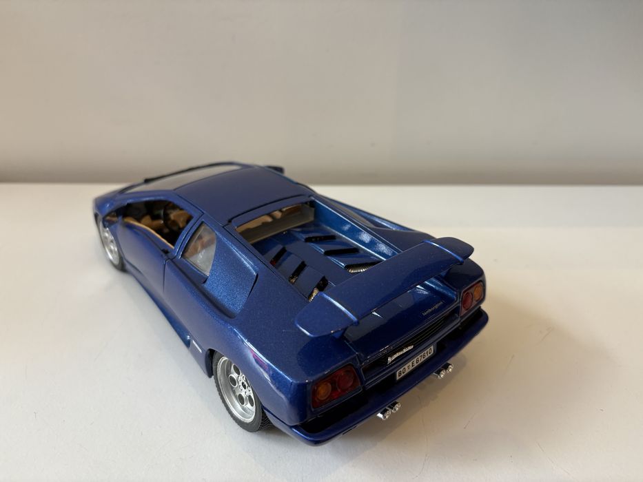 Model Lamborghini Diablo 1:18 BBurago Burago (maisto welly)