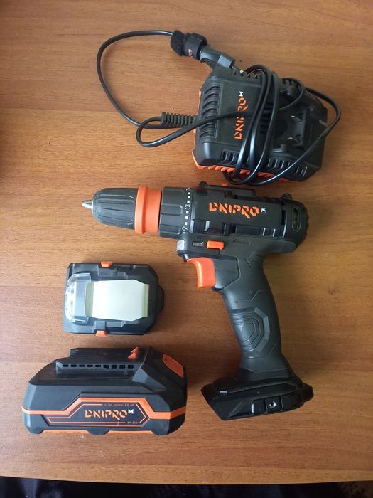 Продам шуруповерт в чудовому стані.