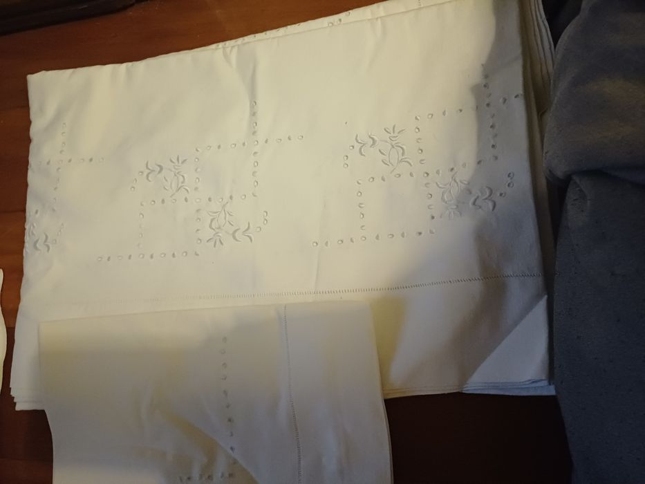 Vende  seLençol  Bordado