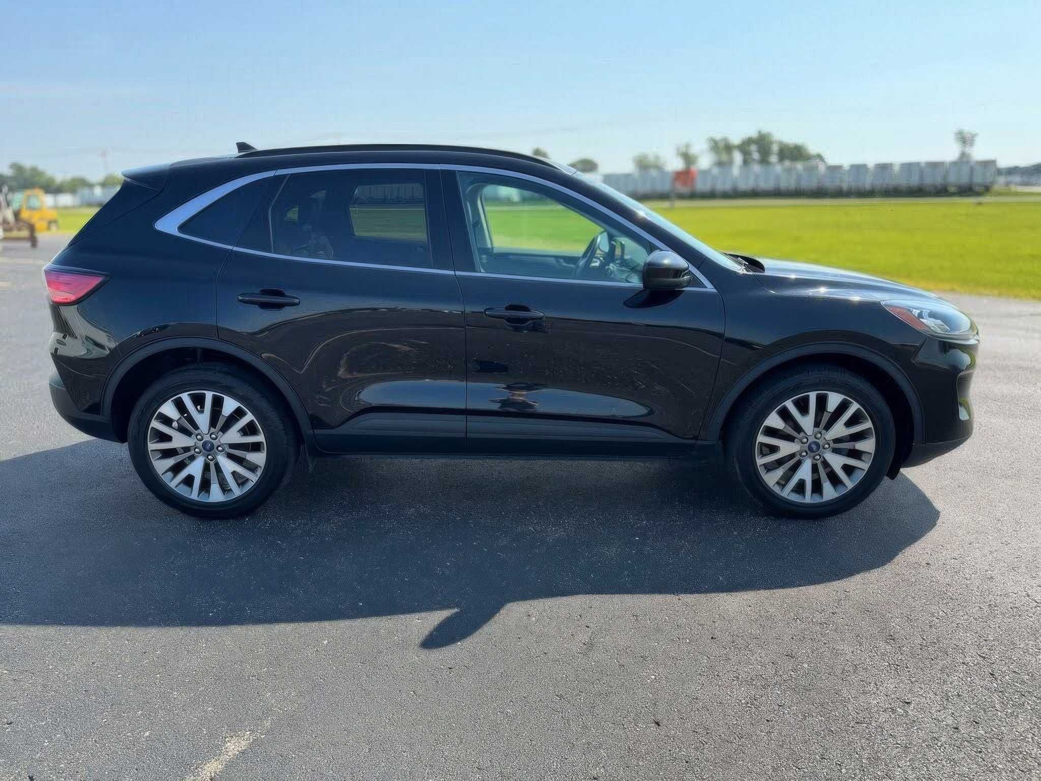 2022 Ford Escape Titanium