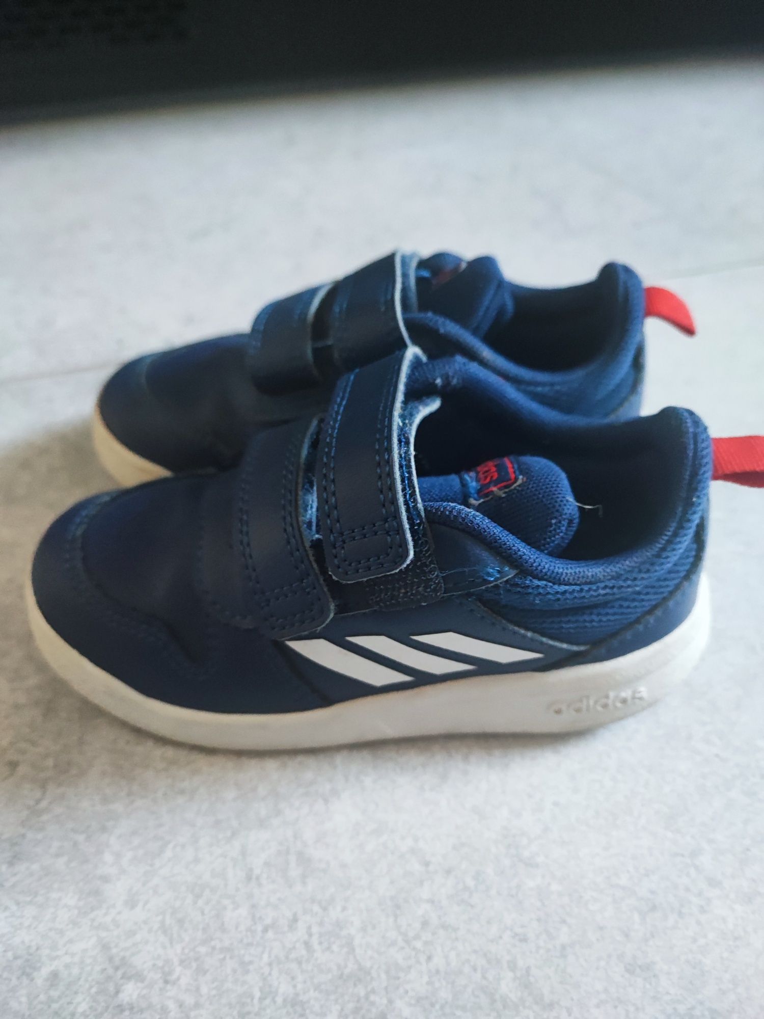 Buty dziecięce Adidas 25