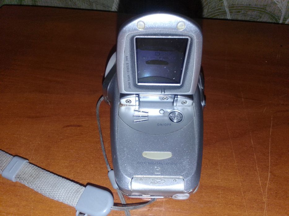 Продам камера sanyo VPC C1EX