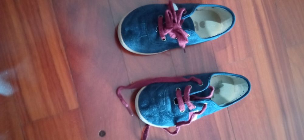 Sapatos camurça OTS tamanho 26