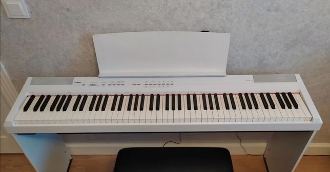 Продам цифровое пианино Yamaha P-105