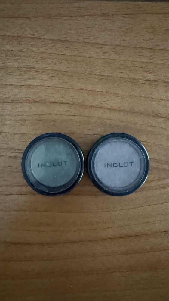 Inglot dwa pojedyncze cienie do powiek kolor zielony i szary