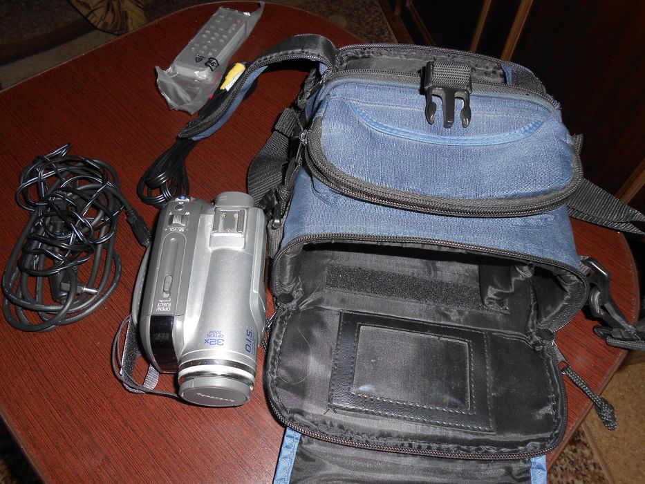 Камера Panasonic NV-GS85GC-S в отличном состоянии.