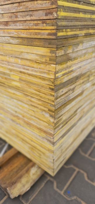 Sklejka trojwarstwowa 21 mm 200x 50 stemple szalunki blaty