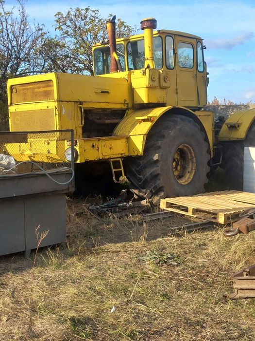 Фронтальний навантажувач К-702, погрузчик КІРОВЕЦЬ, К-700, з лопатою