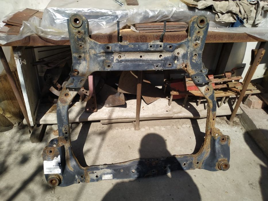 Підрамник КIA Rio 2006 року