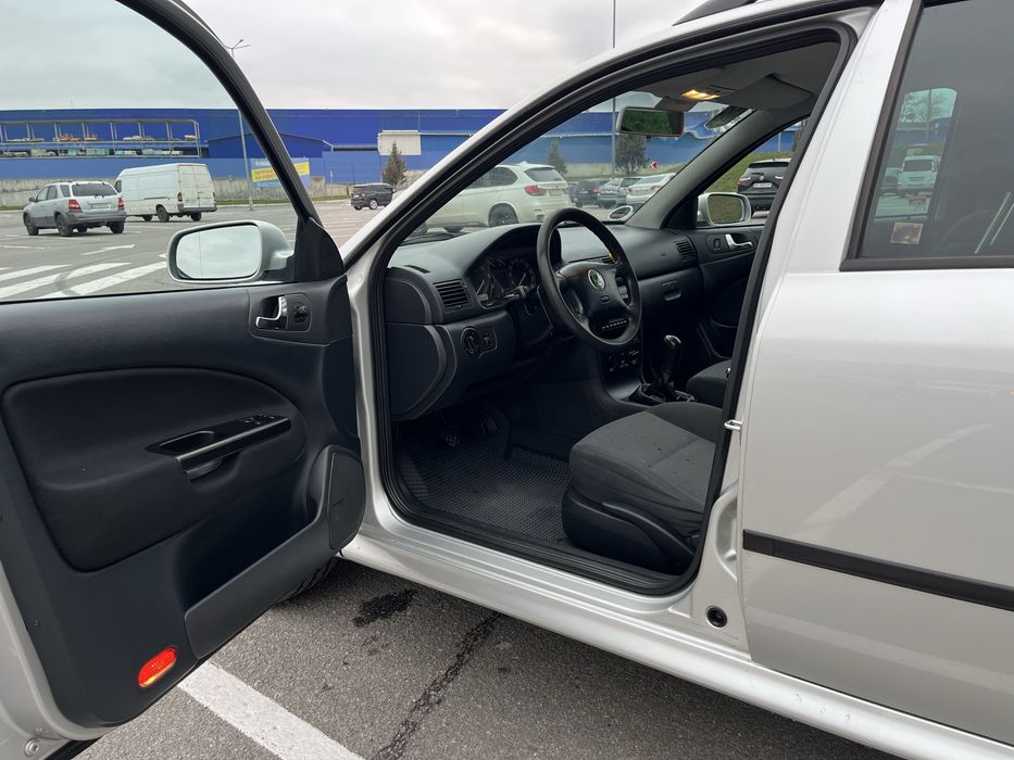 Шкода Октавія Тур 1.6МПІ