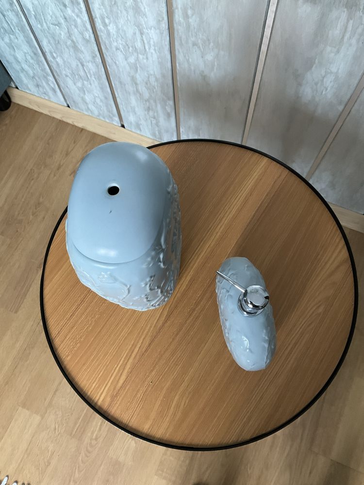Komplet łazienkowy ceramiczny pojemnik na mydło i szczotkę wc