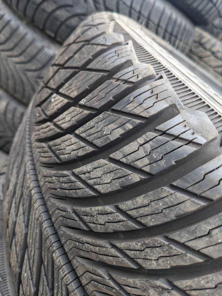 205/60R16 Michelin