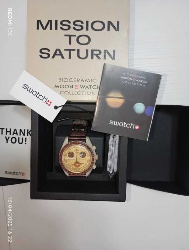 Omega x Swatch Saturn SO33T100 Inspiracja Saturna metalicznym finishu