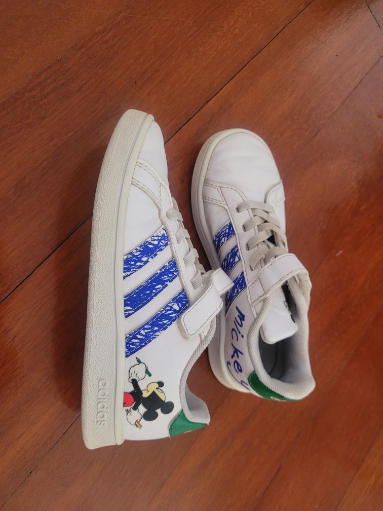 Ténis Adidas Mickey Mouse – Criança, impecáveis!