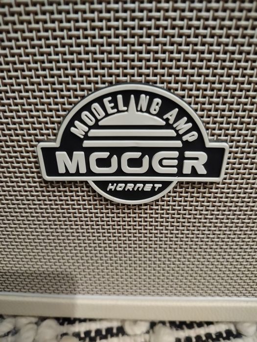 Wzmacniacz gitarowy Moore Hornet 15 watowy