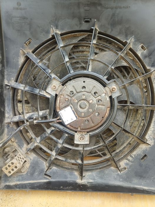 Диффузор з вентелятор на кондиціонер Опель Астра G .