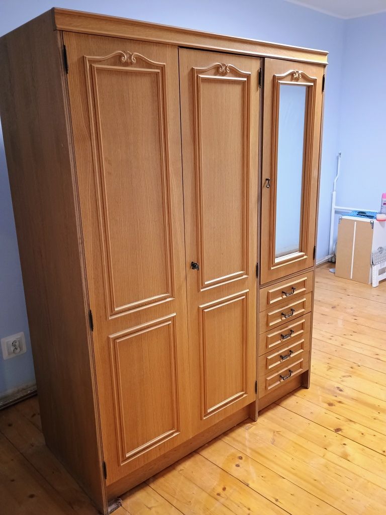 Sprzedam zestaw mebli