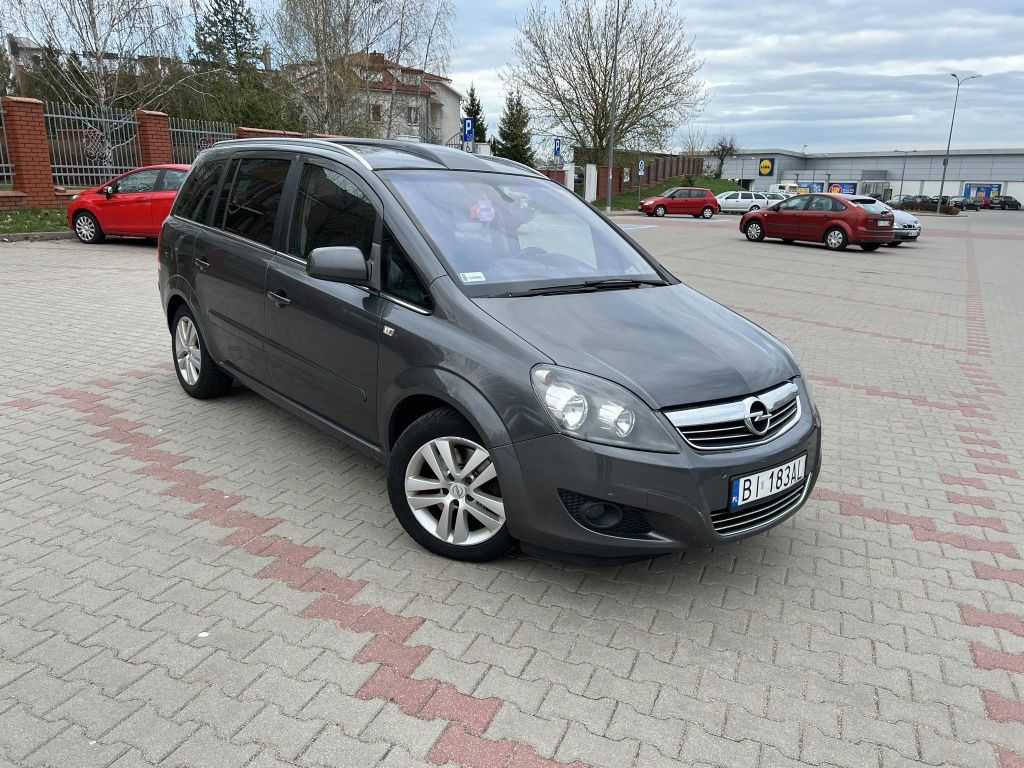Opel Zafira b 1.7 (110km)