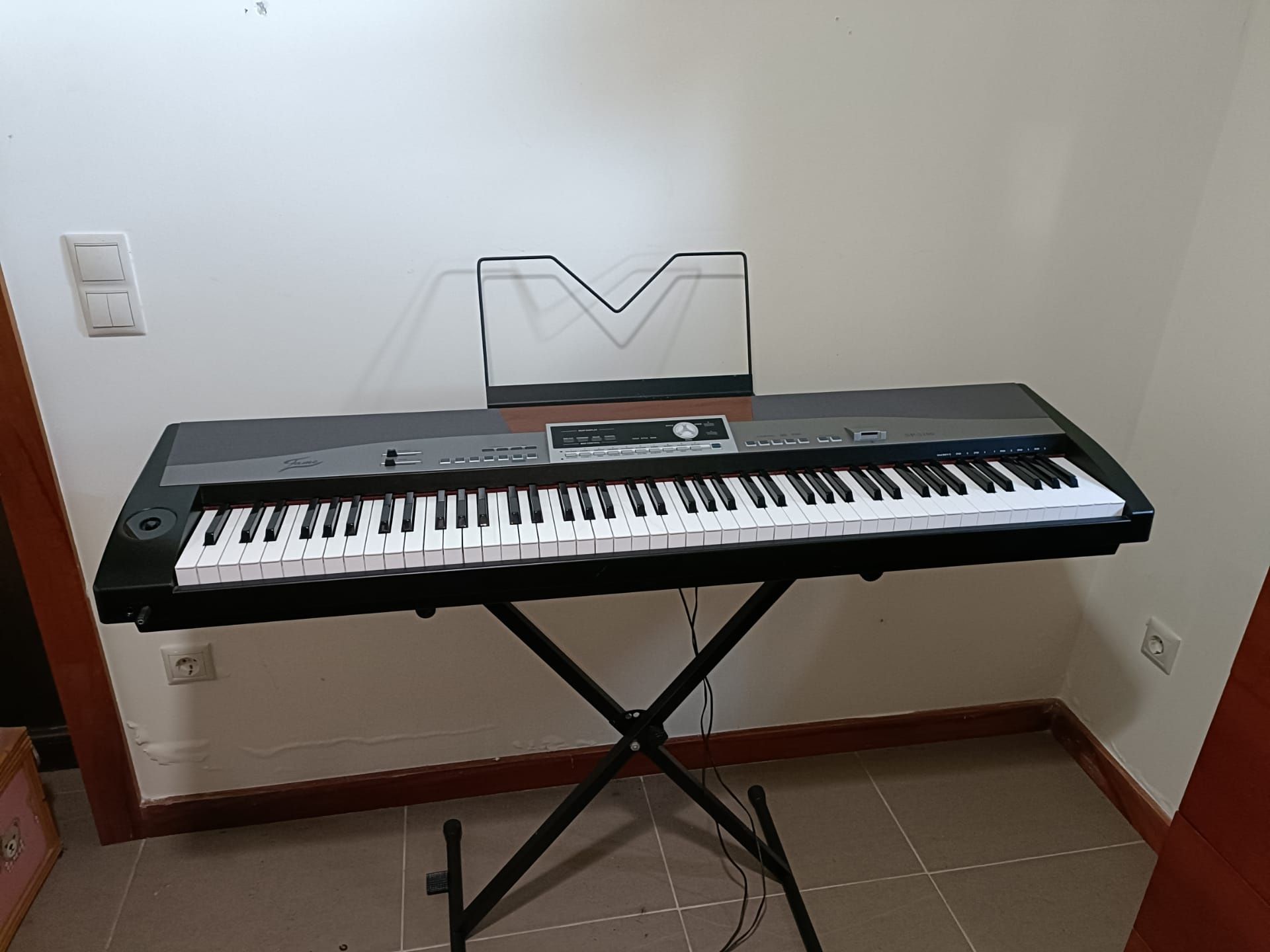Piano digital c/suporte