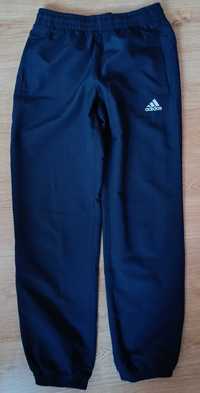 Spodnie z firmy Adidas