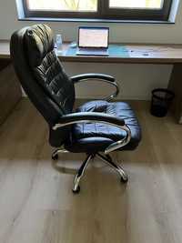 Продам шкіряне крісо офісне