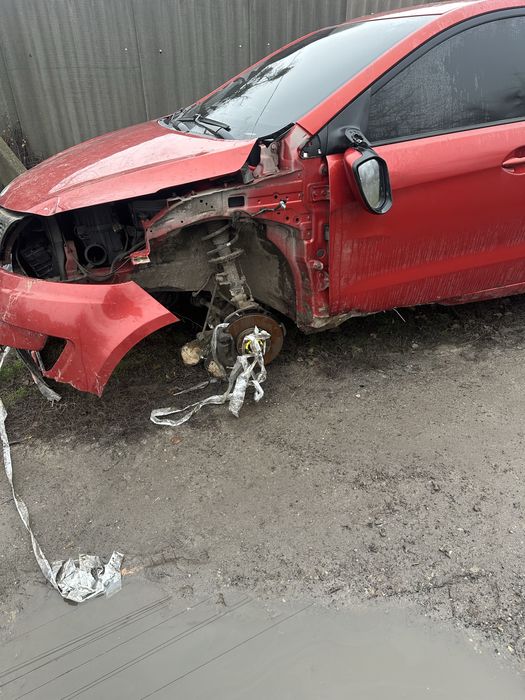 Киа рио 2011 дтп .срочно