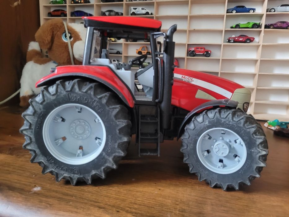 Bruder traktor McCormick