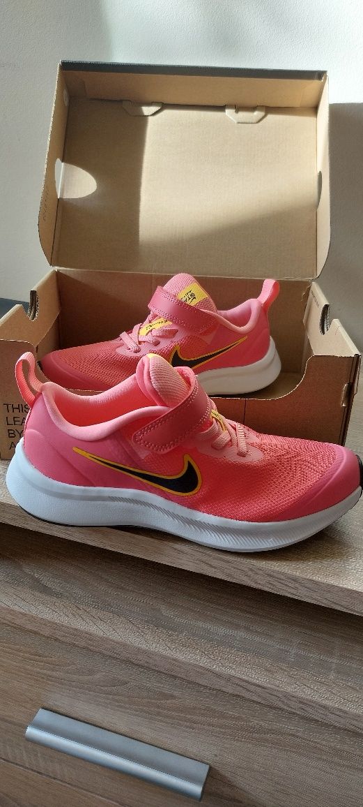 Śliczne, lekkie buty Nike STAR RUNNER 3 Nowe !!! rozm. 32