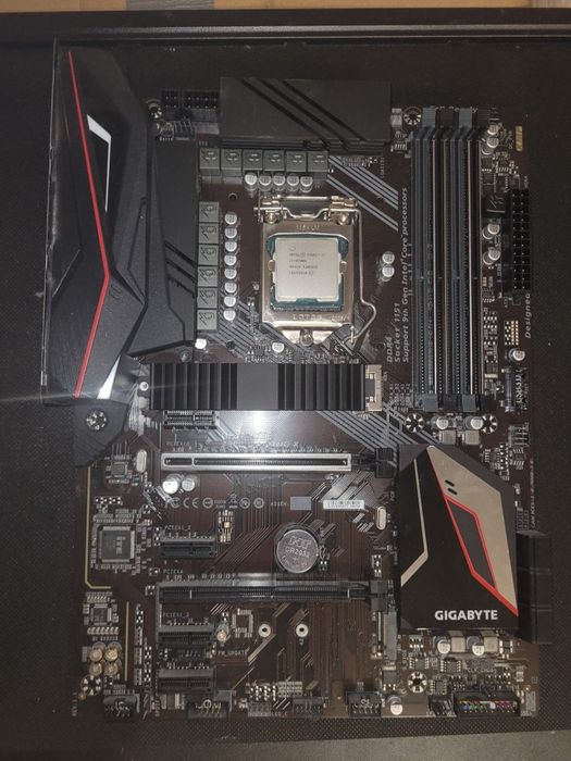 Płyta główna Gigabyte Z390 GAMING X  wraz z procesorem i ram