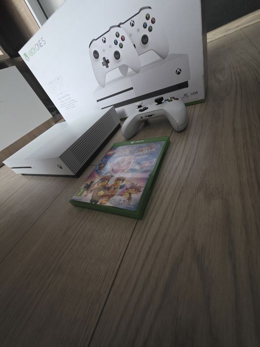 REZERWACJA                        Sprzedam konsole Xbox one S 1