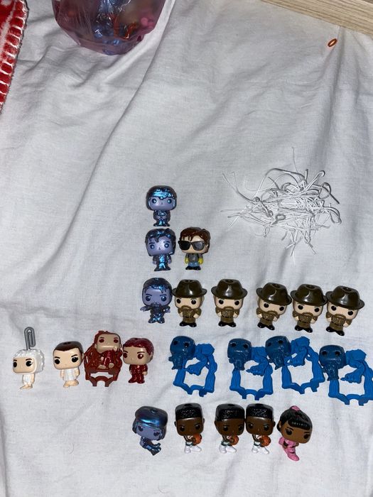 Іграшки stranger things kinder joy, Дивні Дива кіндер