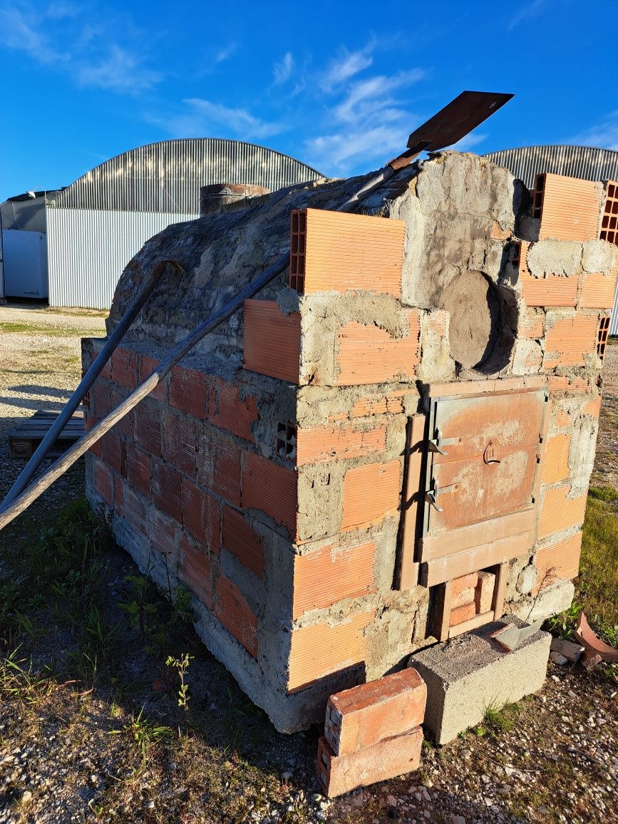 Forno a lenha artesanal