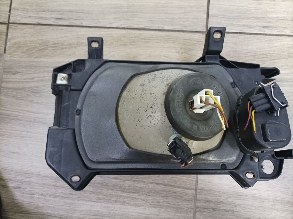 Фара права та ліваVolkswagen Transporter T4