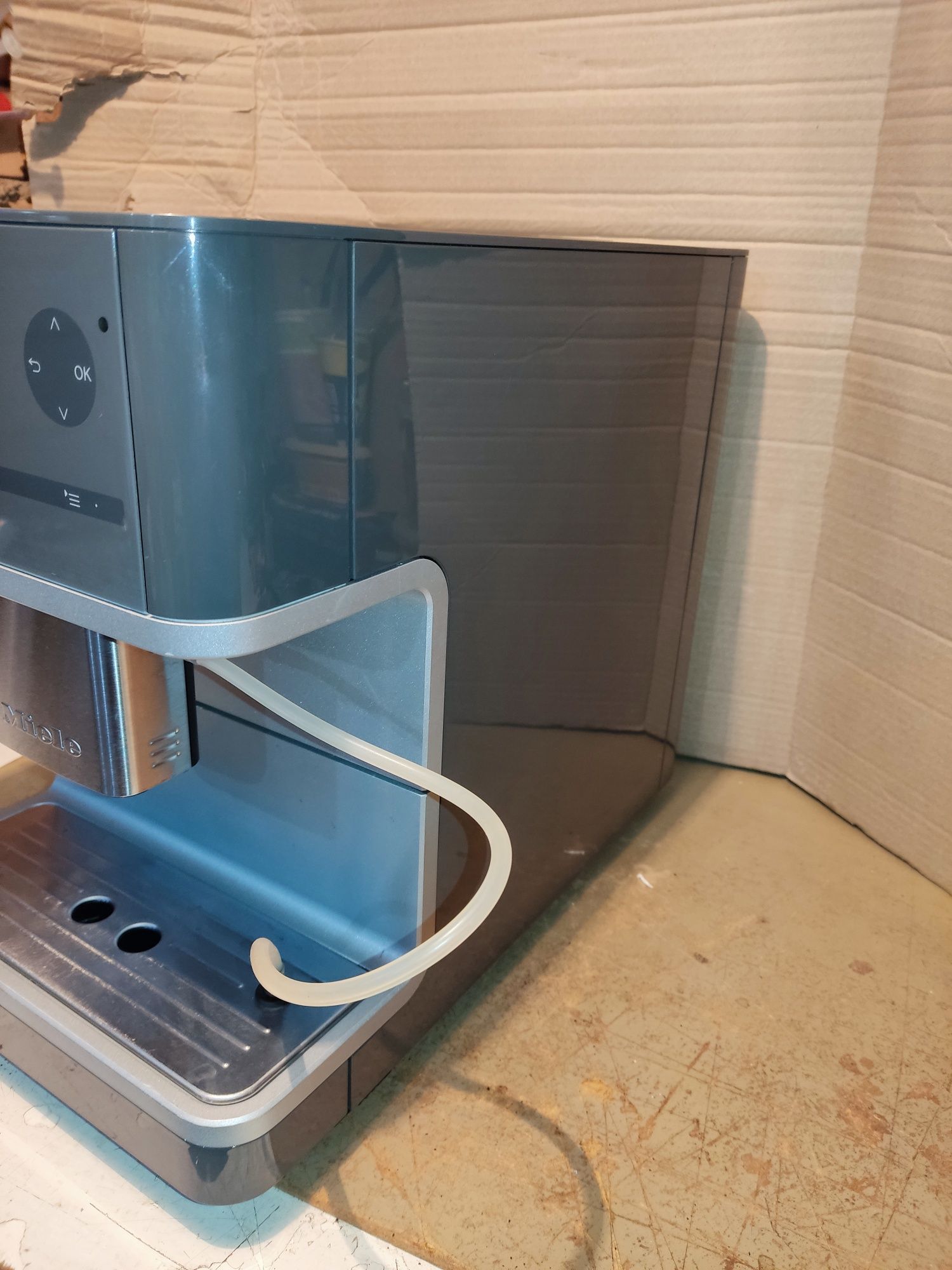 Кавоварка Miele CM6100.